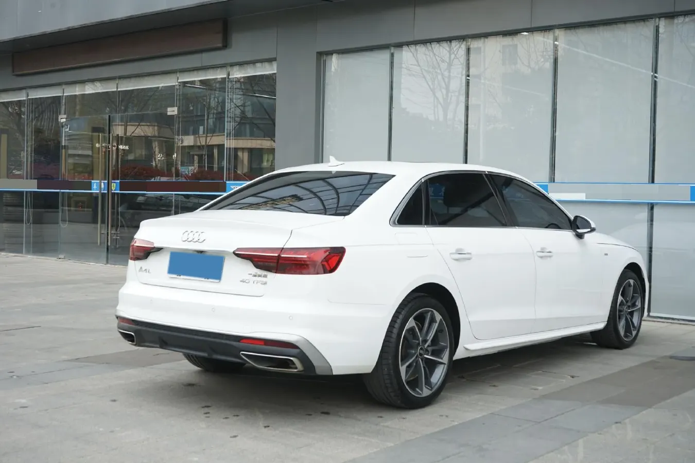 2022 Audi A4L 2.0T 190HP L4 7DCT,autocango,china used car exporter,china ev exporter,chinese used car exporter,chinese used ev exporter