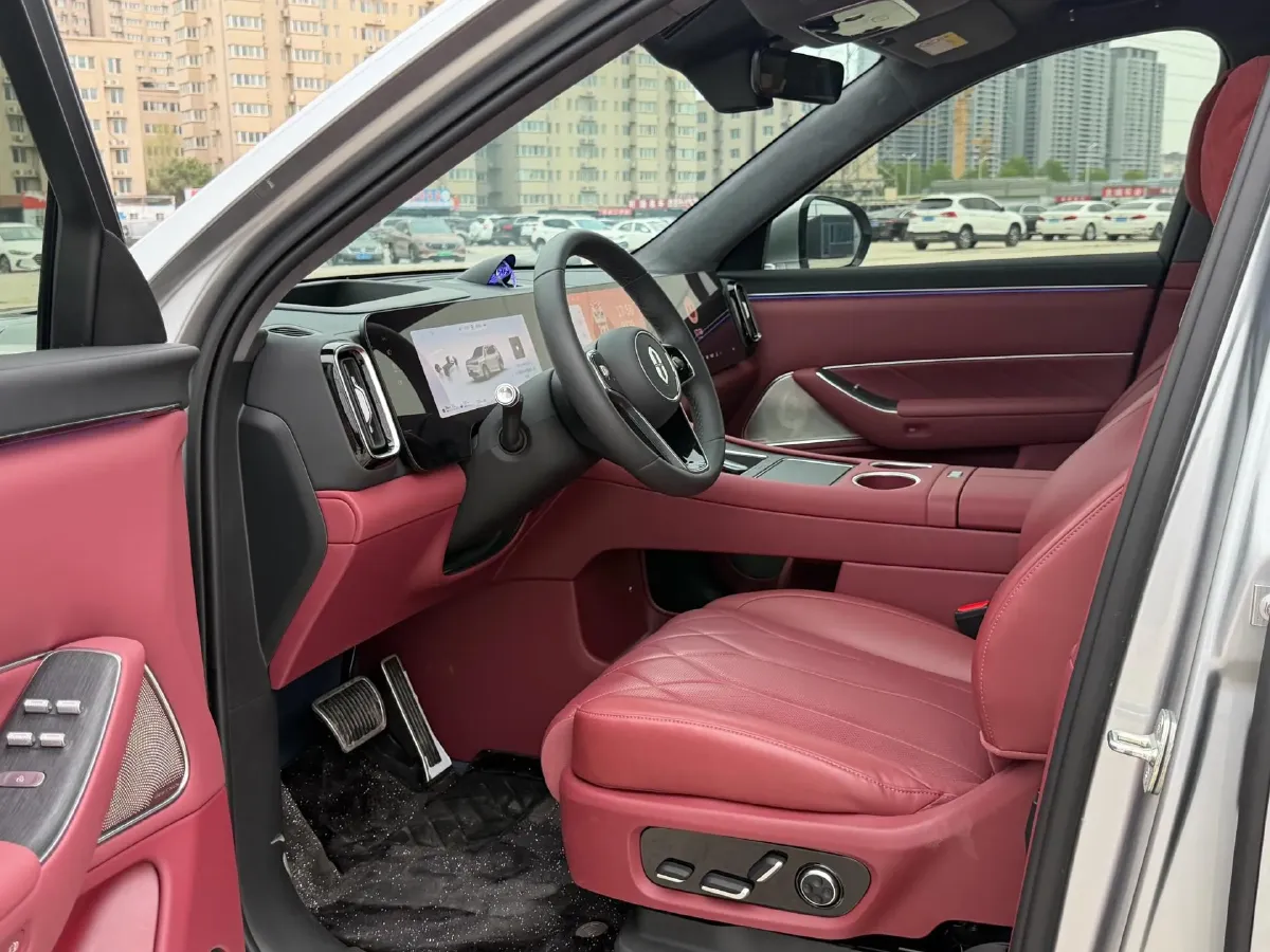 2025 AITO AITO M8 REEV 160HP REEV 53.4KWH,autocango,china used car exporter,china ev exporter,chinese used car exporter,chinese used ev exporter