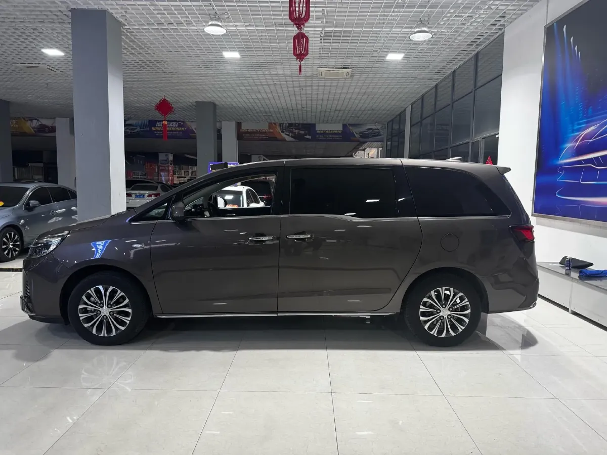 2023 Buick GL8 2.0T 237HP L4 9AT,autocango,china used car exporter,china ev exporter,chinese used car exporter,chinese used ev exporter