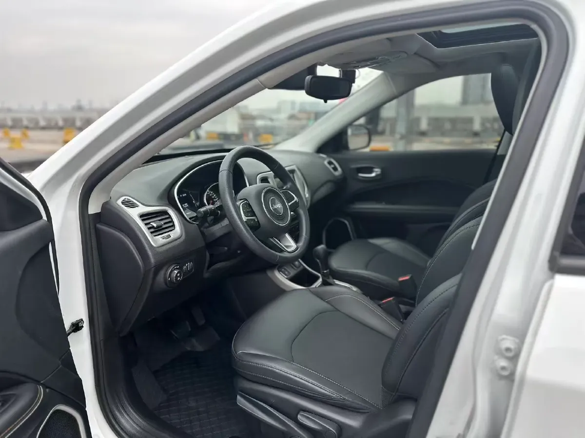 2020 Jeep Compass 1.3T 173HP L4 7DCT,autocango,china used car exporter,china ev exporter,chinese used car exporter,chinese used ev exporter