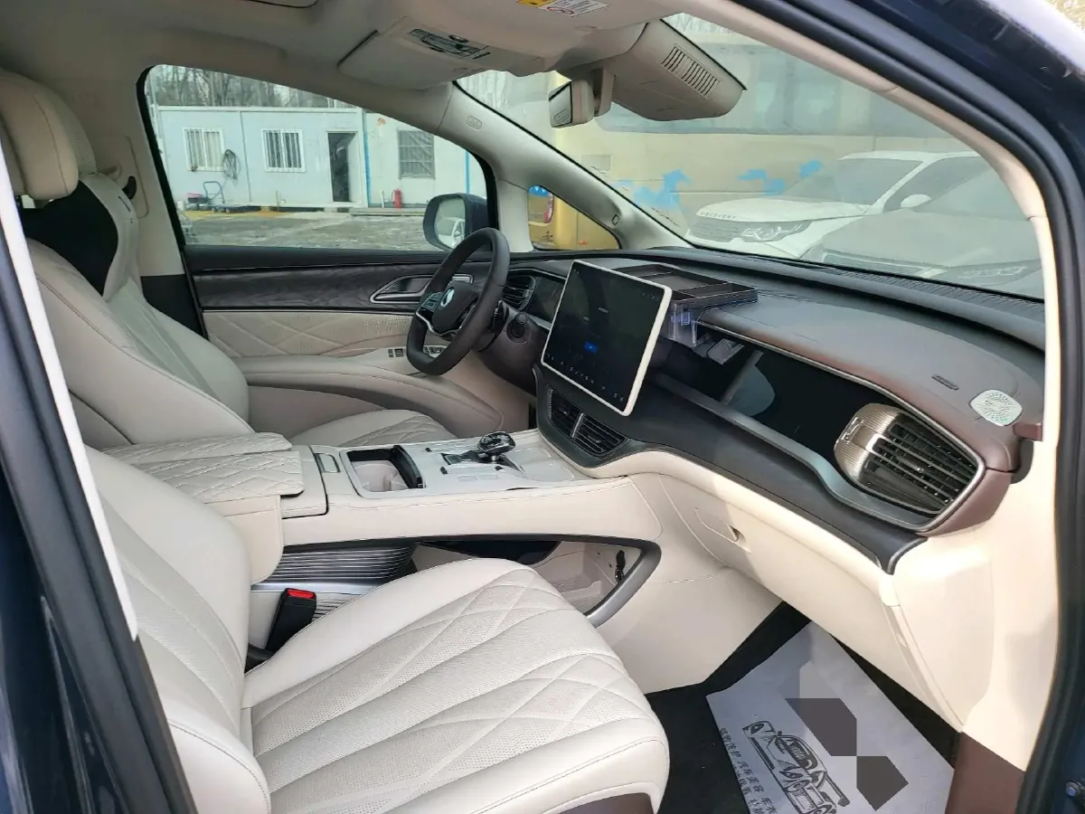 2025 Denza D9 1.5T 156HP L4 E-CVT PHEV 40KWH,autocango,china used car exporter,china ev exporter,chinese used car exporter,chinese used ev exporter