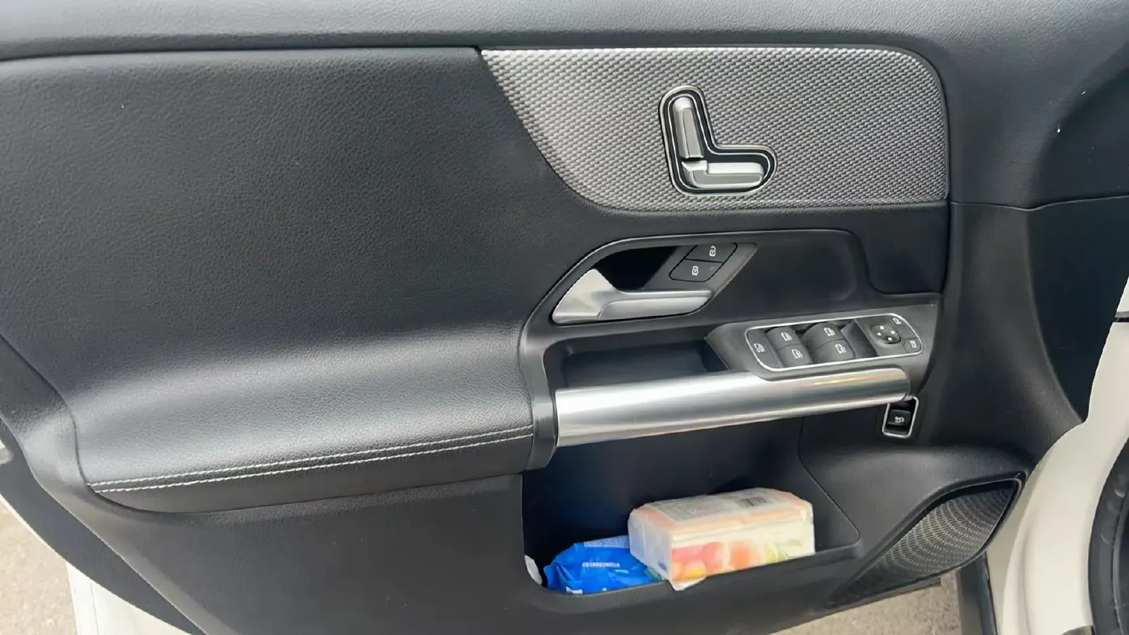 2020 Mercedes-Benz GLA Class 1.3T 136HP L4 7DCT,autocango,china used car exporter,china ev exporter,chinese used car exporter,chinese used ev exporter