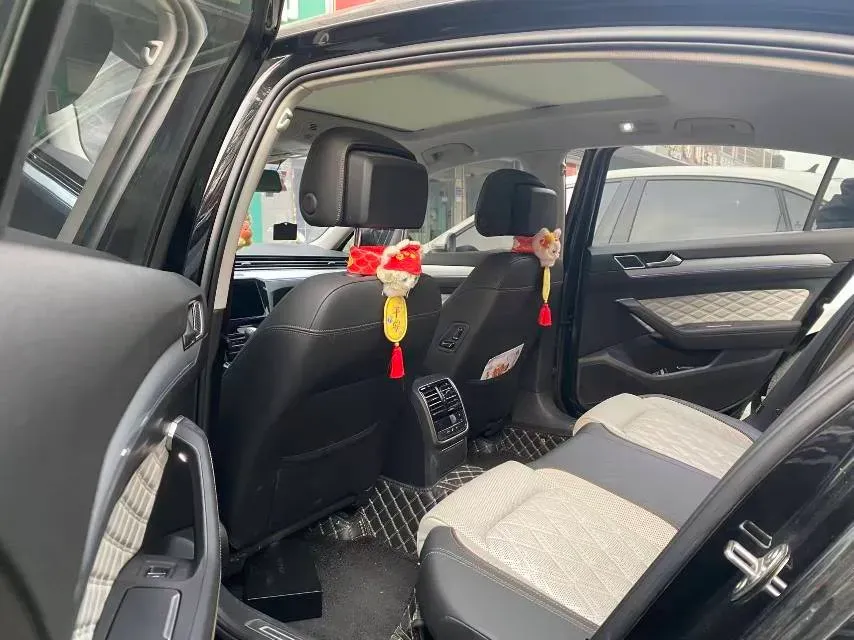 2023 Volkswagen Magotan 2.0T 186HP L4 7DCT,autocango,china used car exporter,china ev exporter,chinese used car exporter,chinese used ev exporter