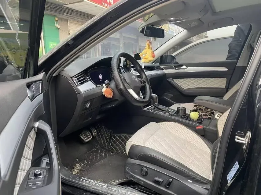 2023 Volkswagen Magotan 2.0T 186HP L4 7DCT,autocango,china used car exporter,china ev exporter,chinese used car exporter,chinese used ev exporter