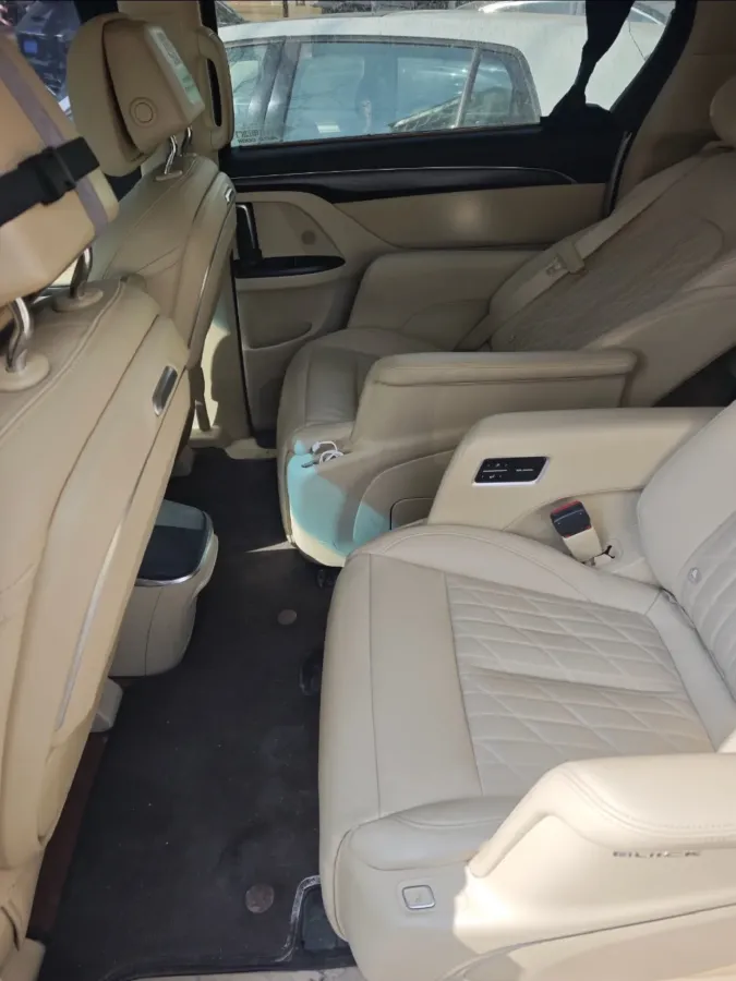 2023 Buick GL8 2.0T 237HP L4 9AT,autocango,china used car exporter,china ev exporter,chinese used car exporter,chinese used ev exporter