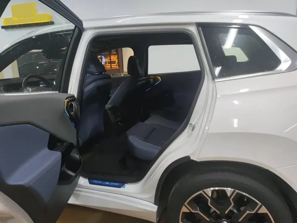 2025 BMW X3 2.0T 258HP L4 8AT,autocango,china used car exporter,china ev exporter,chinese used car exporter,chinese used ev exporter