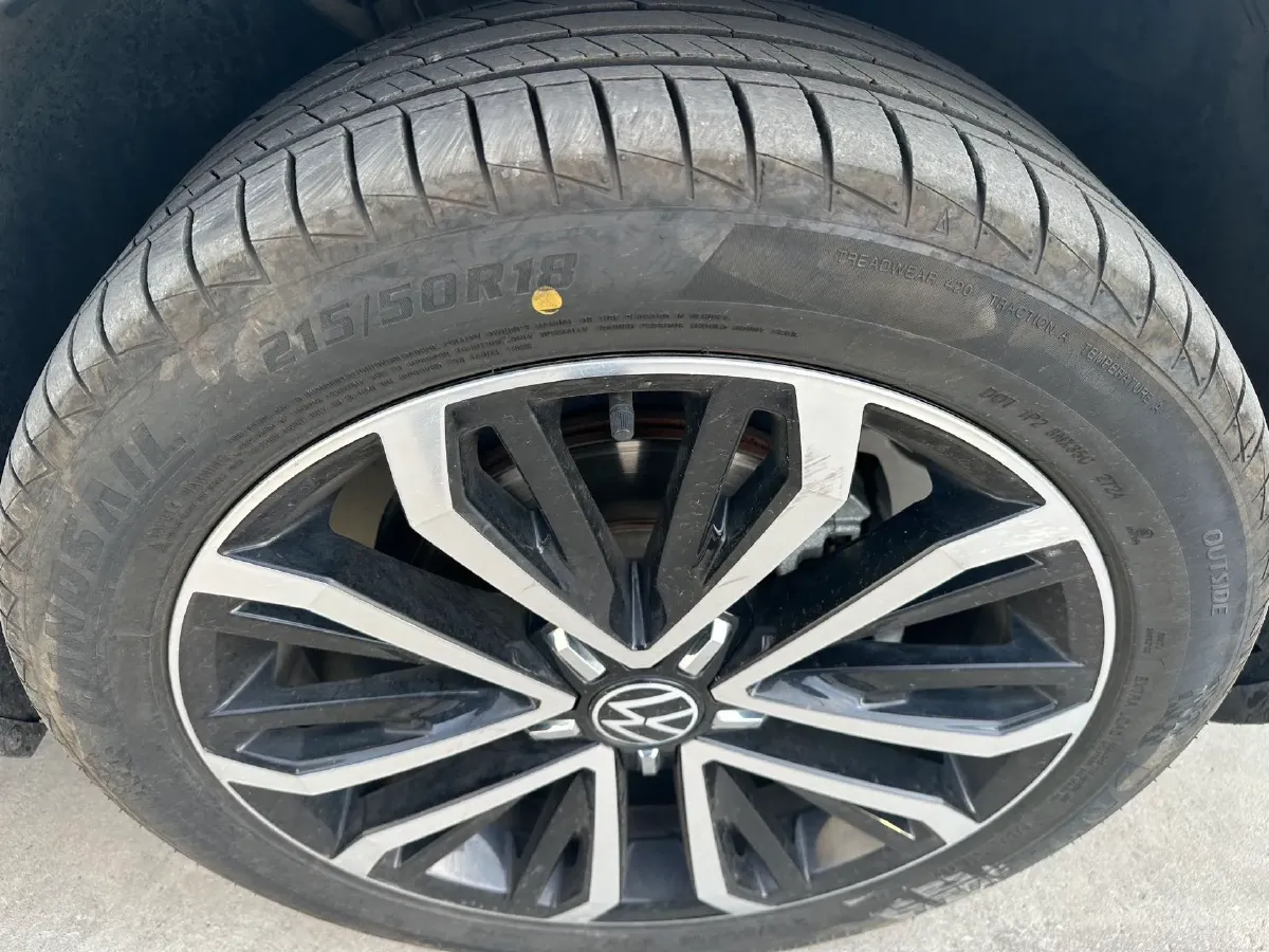 2021 Volkswagen T-Roc 1.4T 150HP L4 7DCT,autocango,china used car exporter,china ev exporter,chinese used car exporter,chinese used ev exporter