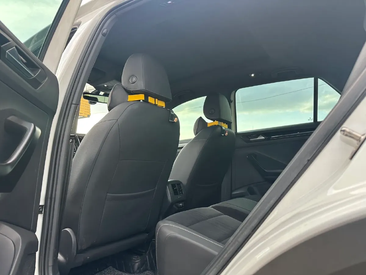 2021 Volkswagen T-Roc 1.4T 150HP L4 7DCT,autocango,china used car exporter,china ev exporter,chinese used car exporter,chinese used ev exporter