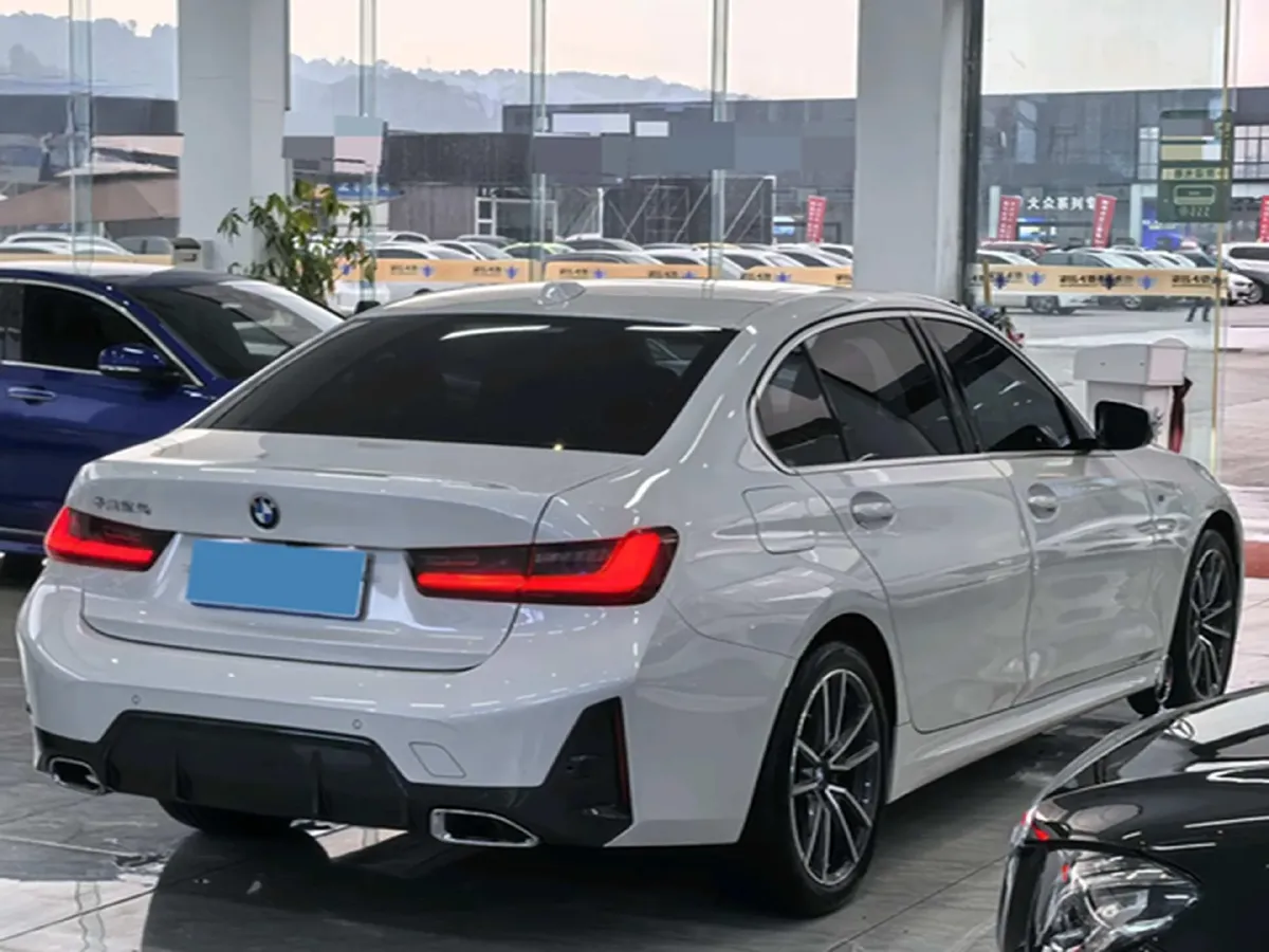 2023 BMW 3 Series 2.0T 156HP L4 8AT,autocango,china used car exporter,china ev exporter,chinese used car exporter,chinese used ev exporter