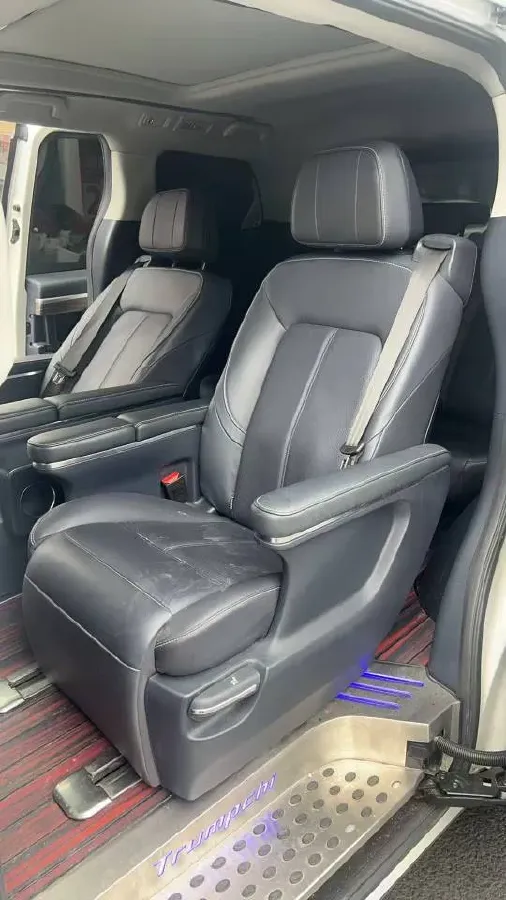 2021 GAC Trumpchi M8 2.0T 252HP L4 8AT,autocango,china used car exporter,china ev exporter,chinese used car exporter,chinese used ev exporter