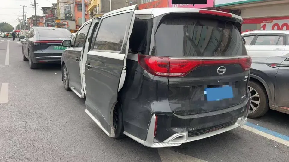 2021 GAC Trumpchi M8 2.0T 252HP L4 8AT,autocango,china used car exporter,china ev exporter,chinese used car exporter,chinese used ev exporter