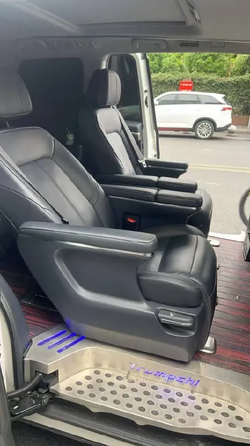 2021 GAC Trumpchi M8 2.0T 252HP L4 8AT,autocango,china used car exporter,china ev exporter,chinese used car exporter,chinese used ev exporter