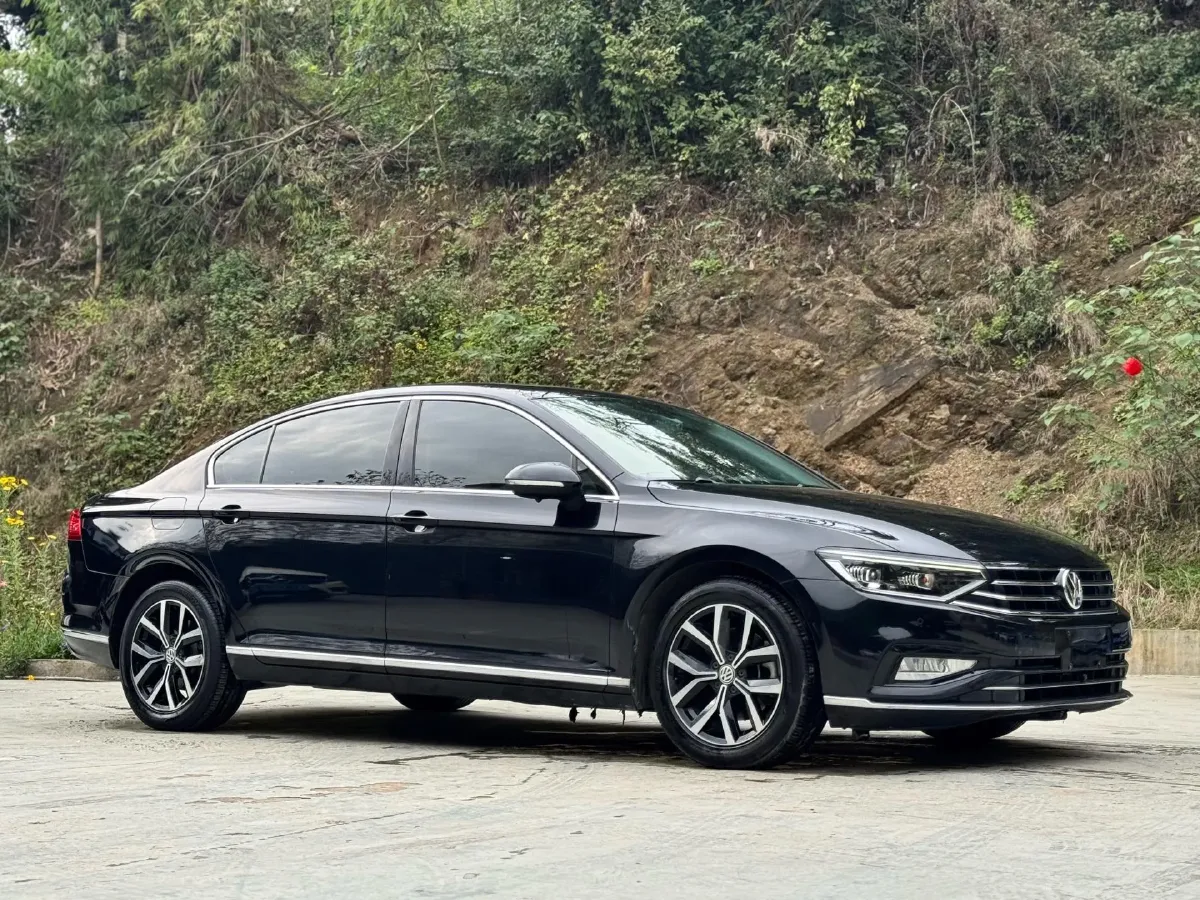 2020 Volkswagen Magotan 2.0T 186HP L4 7DCT,autocango,china used car exporter,china ev exporter,chinese used car exporter,chinese used ev exporter
