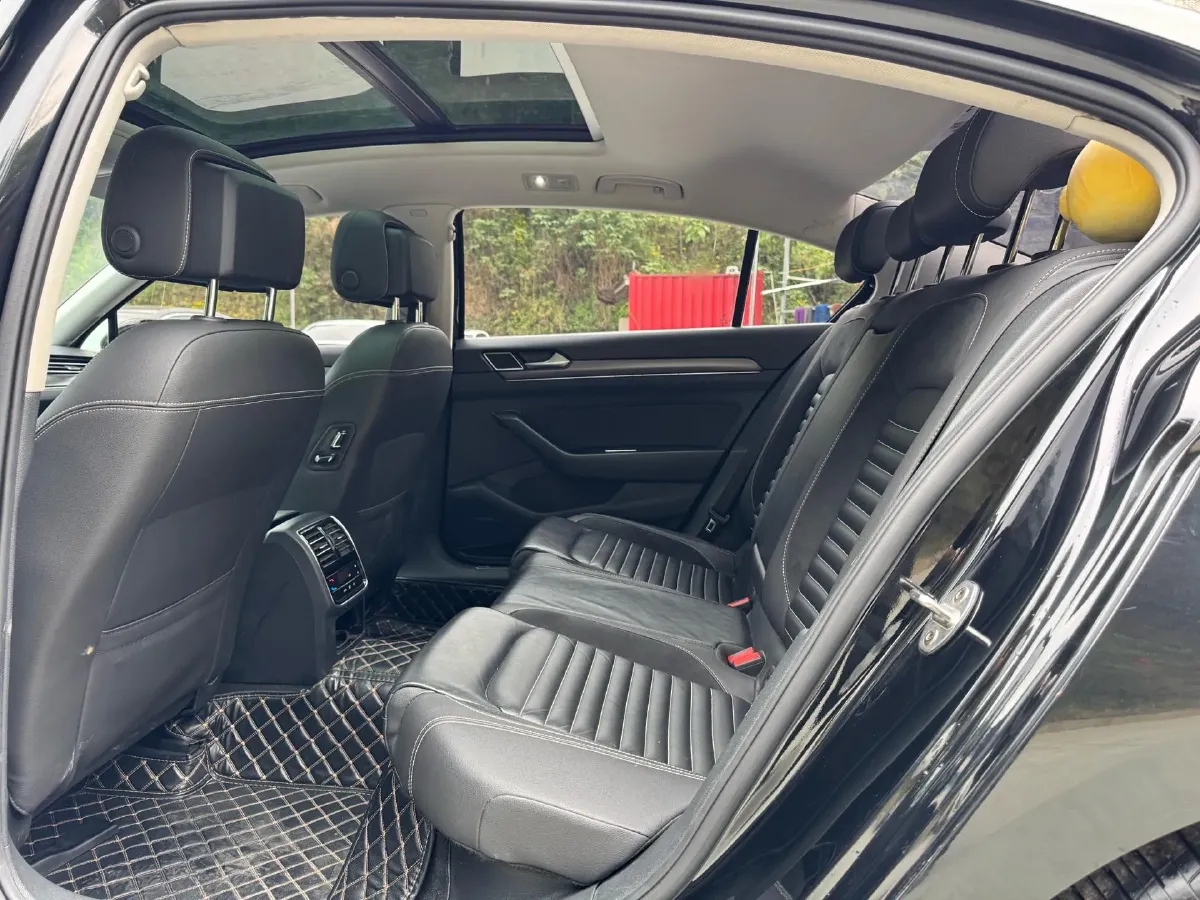 2020 Volkswagen Magotan 2.0T 186HP L4 7DCT,autocango,china used car exporter,china ev exporter,chinese used car exporter,chinese used ev exporter