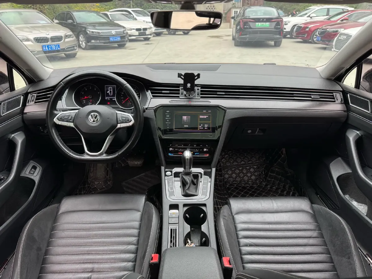 2020 Volkswagen Magotan 2.0T 186HP L4 7DCT,autocango,china used car exporter,china ev exporter,chinese used car exporter,chinese used ev exporter