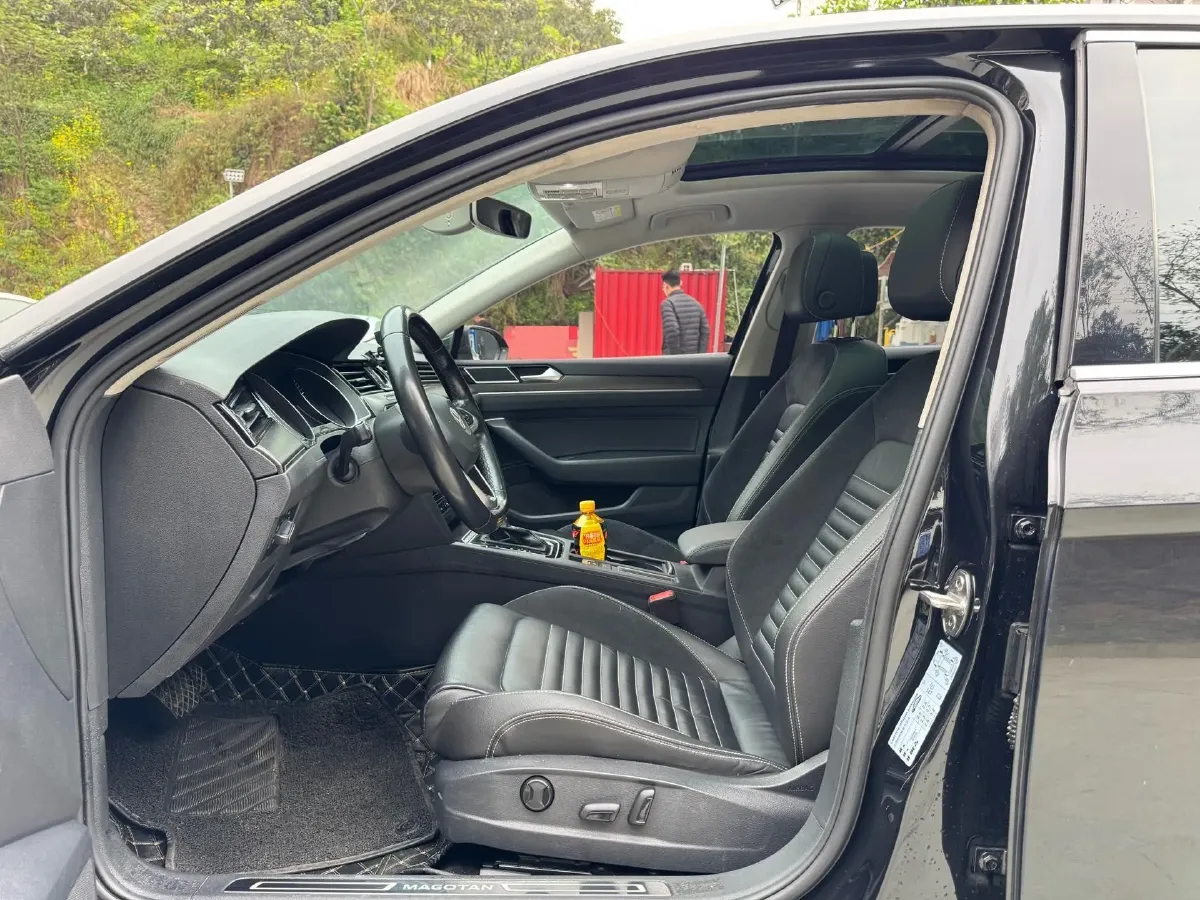 2020 Volkswagen Magotan 2.0T 186HP L4 7DCT,autocango,china used car exporter,china ev exporter,chinese used car exporter,chinese used ev exporter