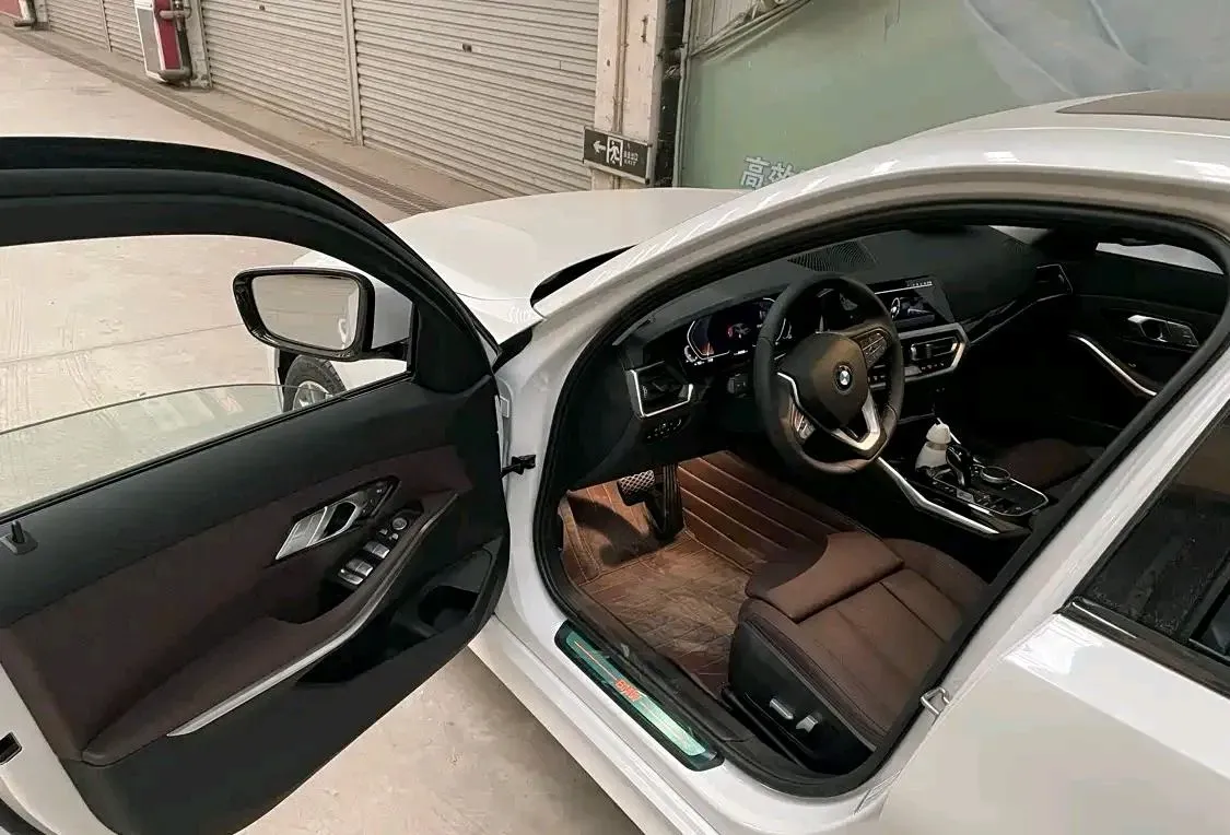 2022 BMW 3 Series 2.0T 156HP L4 8AT,autocango,china used car exporter,china ev exporter,chinese used car exporter,chinese used ev exporter