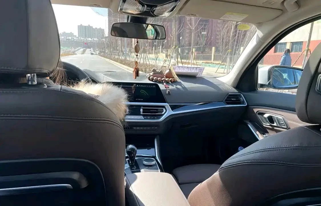 2022 BMW 3 Series 2.0T 156HP L4 8AT,autocango,china used car exporter,china ev exporter,chinese used car exporter,chinese used ev exporter