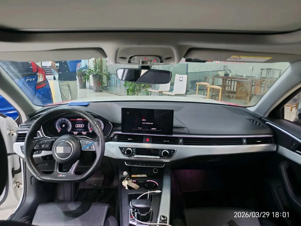 2020 Audi A4L 2.0T 190HP L4 7DCT,autocango,china used car exporter,china ev exporter,chinese used car exporter,chinese used ev exporter