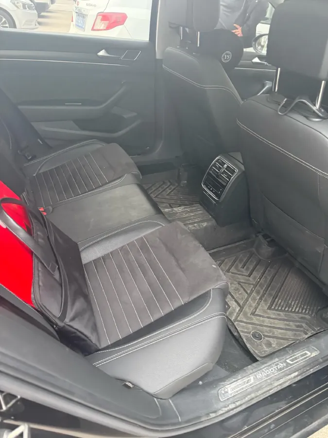 2020 Volkswagen Magotan 2.0T 220HP L4 7DCT,autocango,china used car exporter,china ev exporter,chinese used car exporter,chinese used ev exporter