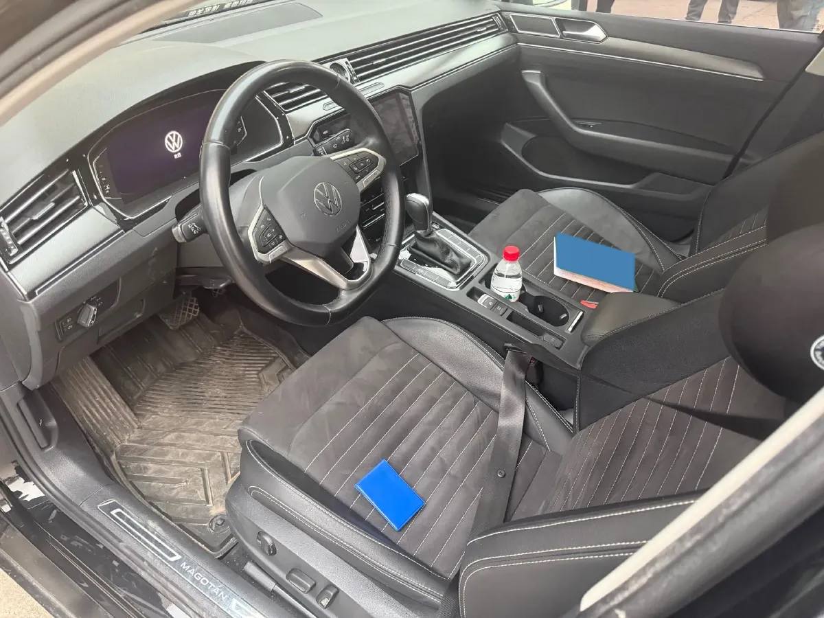 2020 Volkswagen Magotan 2.0T 220HP L4 7DCT,autocango,china used car exporter,china ev exporter,chinese used car exporter,chinese used ev exporter