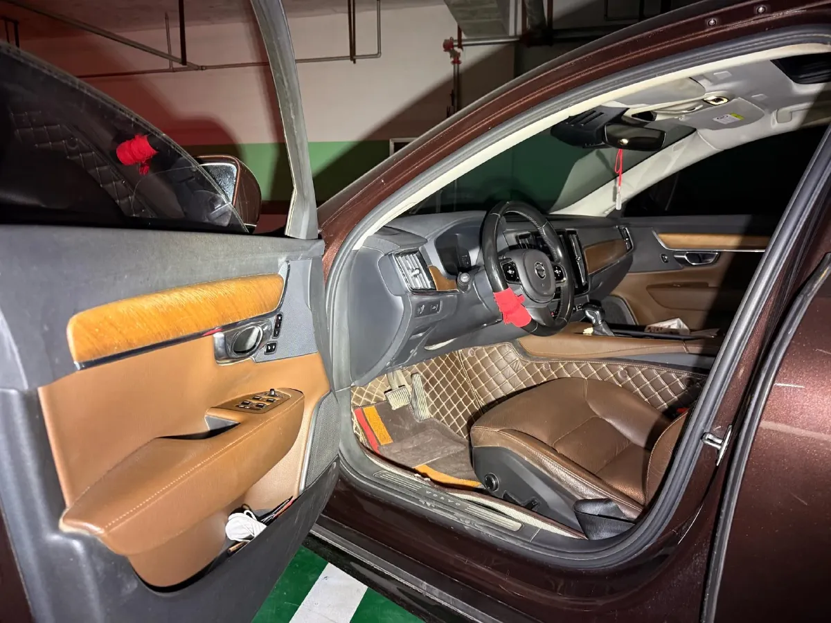 2020 Volvo S90 2.0T 254HP L4 8AT,autocango,china used car exporter,china ev exporter,chinese used car exporter,chinese used ev exporter