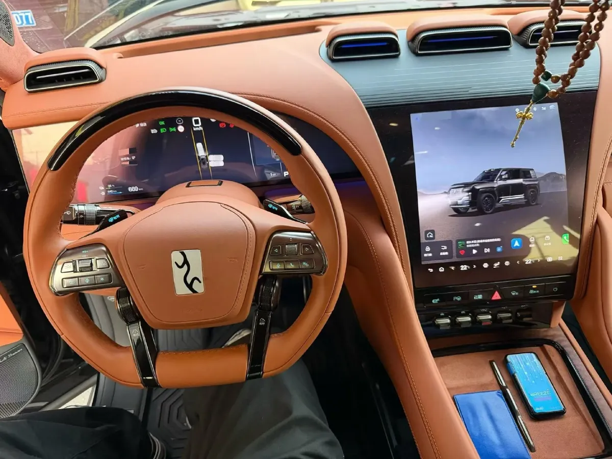 2023 YangWang U8 2.0T 272HP L4 REEV 49.05KWH,autocango,china used car exporter,china ev exporter,chinese used car exporter,chinese used ev exporter