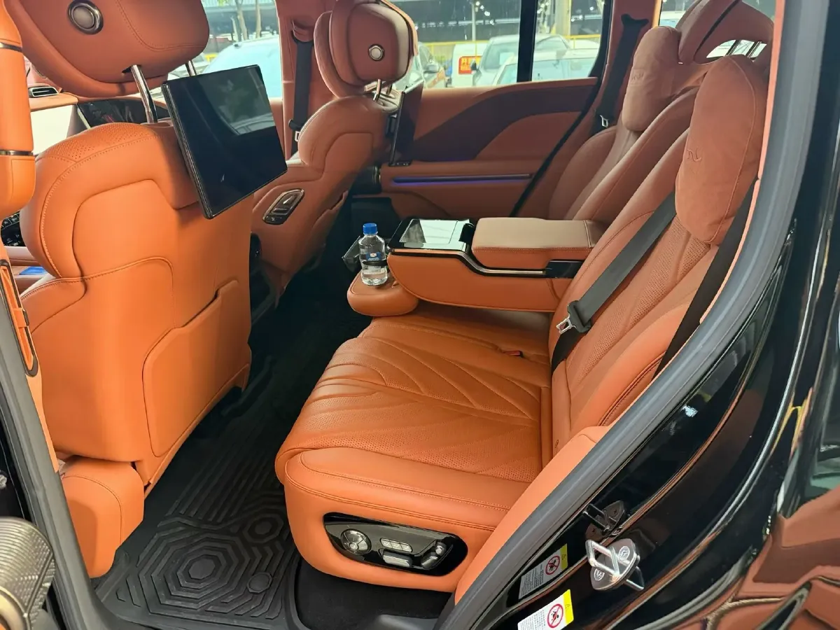 2023 YangWang U8 2.0T 272HP L4 REEV 49.05KWH,autocango,china used car exporter,china ev exporter,chinese used car exporter,chinese used ev exporter