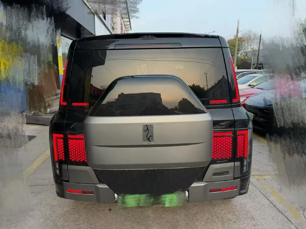 2023 YangWang U8 2.0T 272HP L4 REEV 49.05KWH,autocango,china used car exporter,china ev exporter,chinese used car exporter,chinese used ev exporter