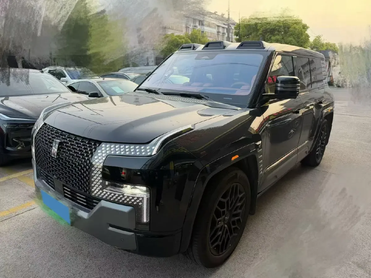 2023 YangWang U8 2.0T 272HP L4 REEV 49.05KWH,autocango,china used car exporter,china ev exporter,chinese used car exporter,chinese used ev exporter