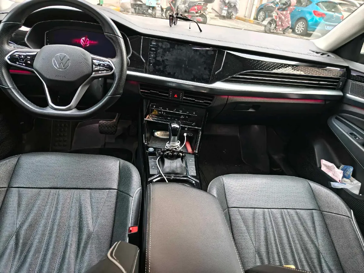 2023 Volkswagen Passat 2.0T 186HP L4 7DCT,autocango,china used car exporter,china ev exporter,chinese used car exporter,chinese used ev exporter