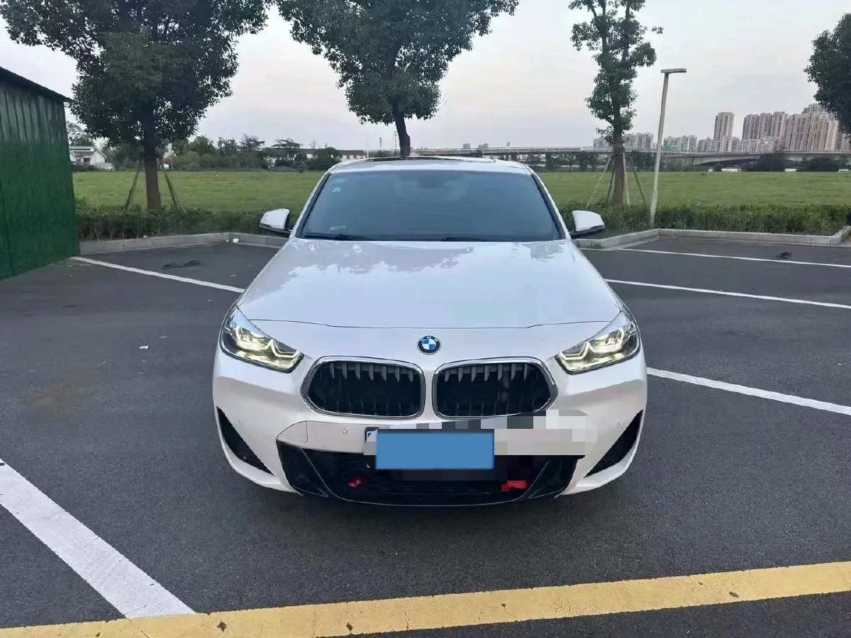 2022 BMW X2 2.0T 192HP L4 7DCT,autocango,china used car exporter,china ev exporter,chinese used car exporter,chinese used ev exporter