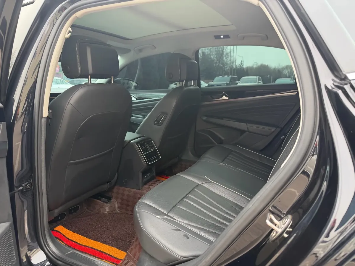 2024 Volkswagen Passat 2.0T 220HP L4 7DCT,autocango,china used car exporter,china ev exporter,chinese used car exporter,chinese used ev exporter