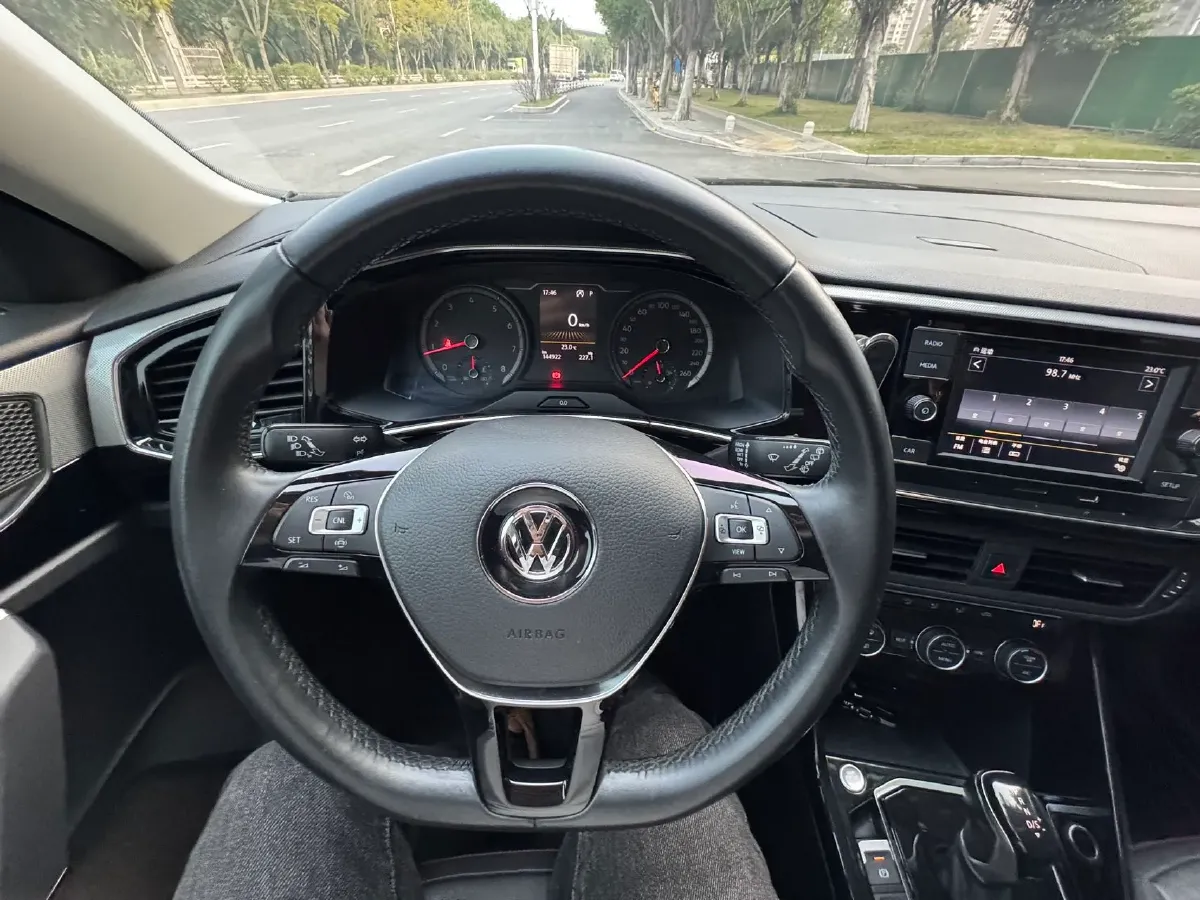 2019 Jeep Cherokee 2.0T 234HP L4 9AT,autocango,china used car exporter,china ev exporter,chinese used car exporter,chinese used ev exporter