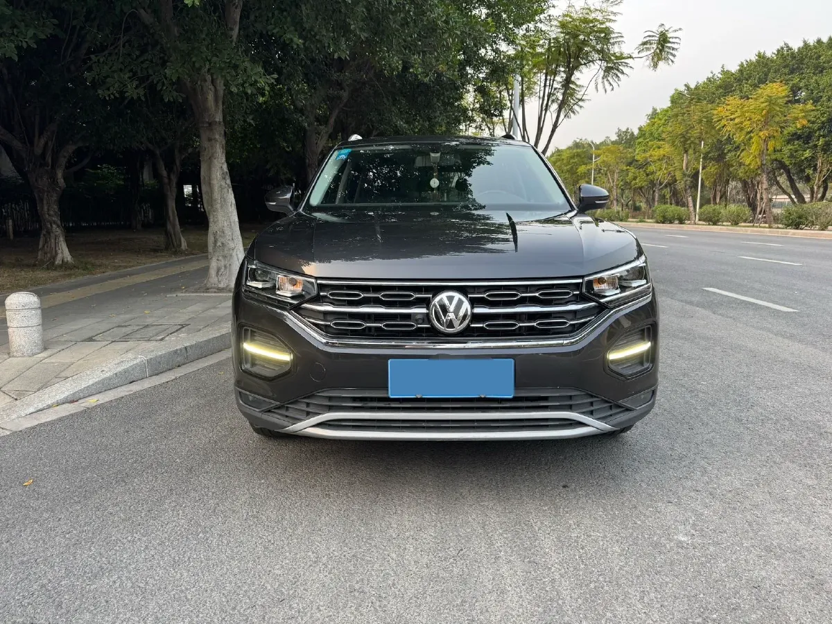 2019 Jeep Cherokee 2.0T 234HP L4 9AT,autocango,china used car exporter,china ev exporter,chinese used car exporter,chinese used ev exporter