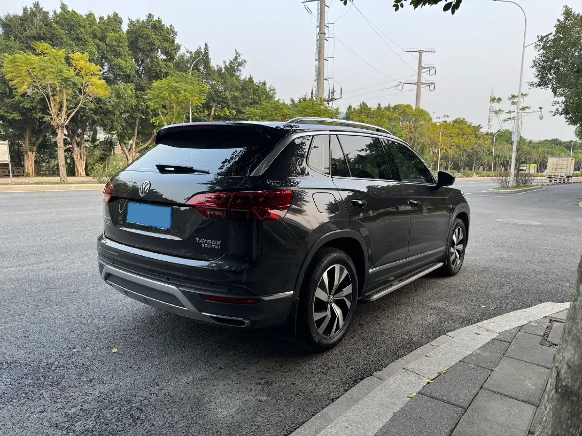 2019 Jeep Cherokee 2.0T 234HP L4 9AT,autocango,china used car exporter,china ev exporter,chinese used car exporter,chinese used ev exporter