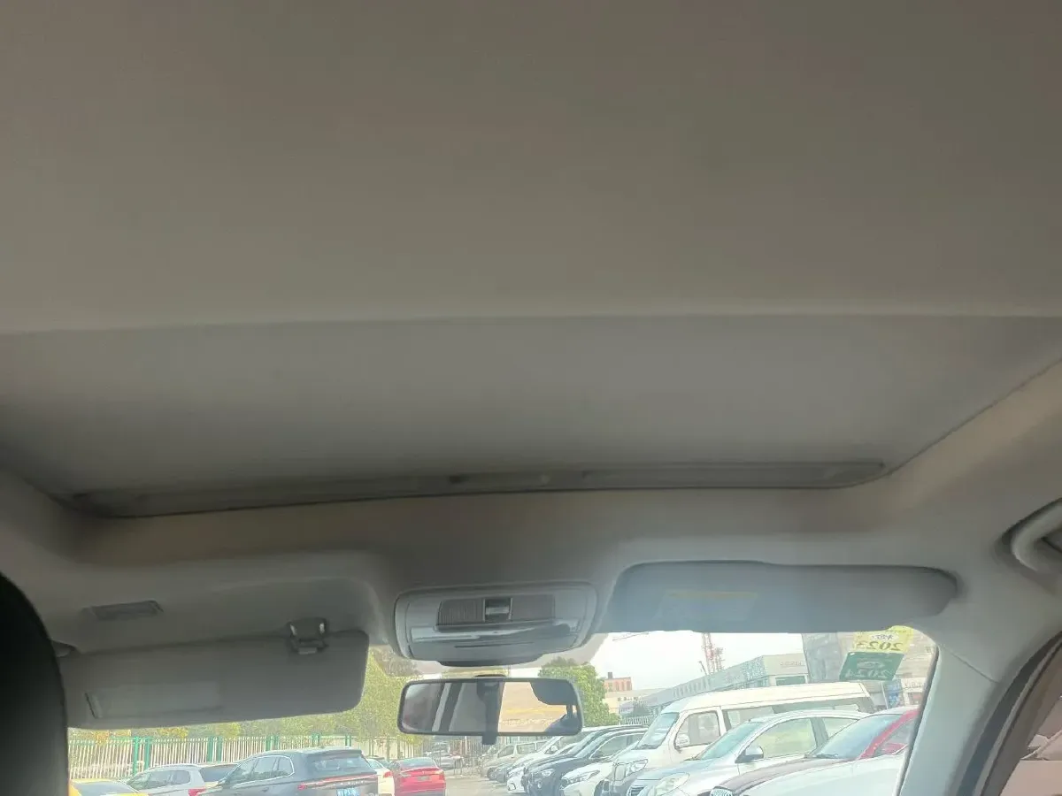 2020 Roewe i5 1.5L 120HP L4 CVT,autocango,china used car exporter,china ev exporter,chinese used car exporter,chinese used ev exporter