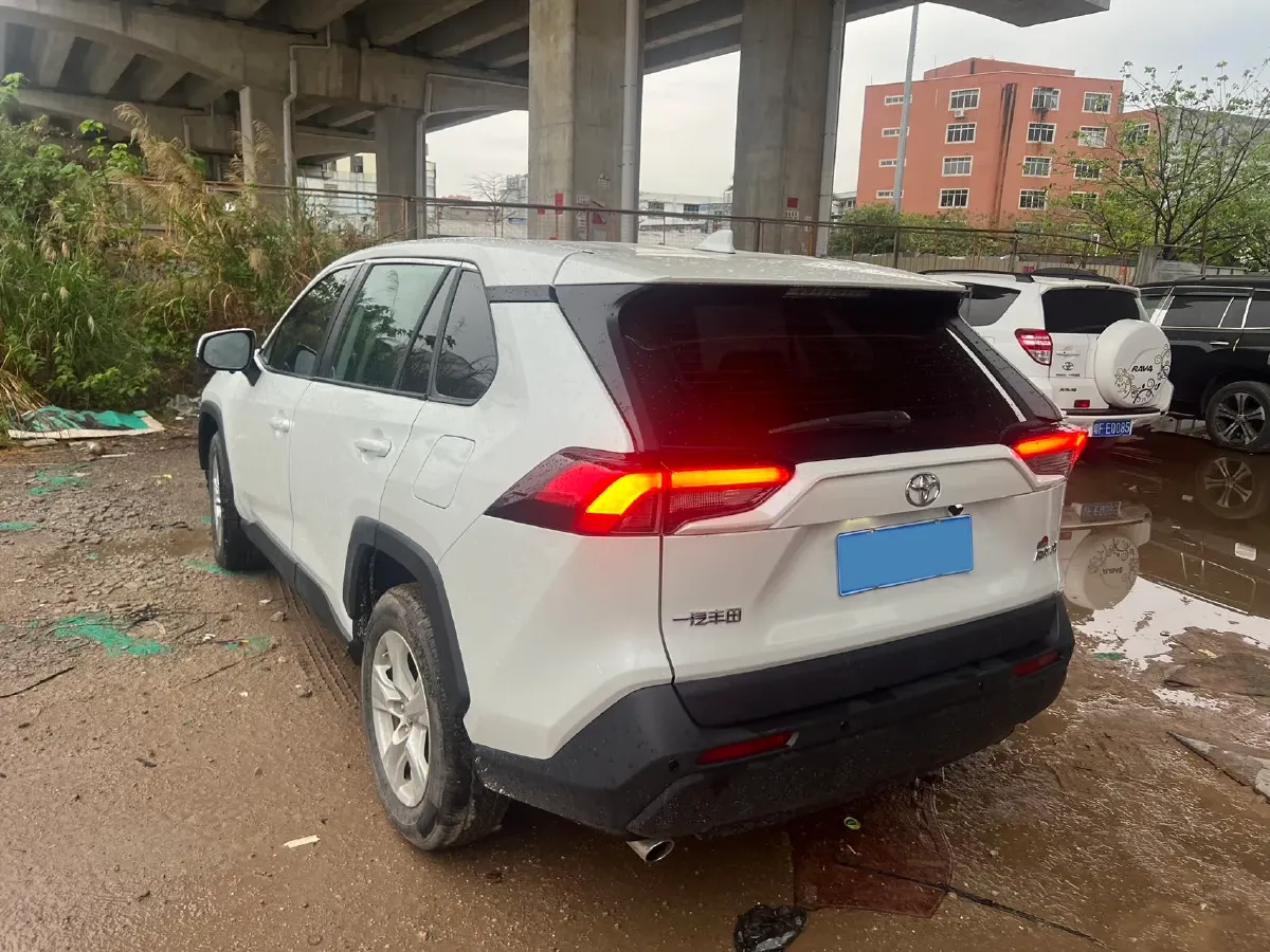 2024 Toyota RAV4 2.0L 171HP L4 CVT,autocango,china used car exporter,china ev exporter,chinese used car exporter,chinese used ev exporter