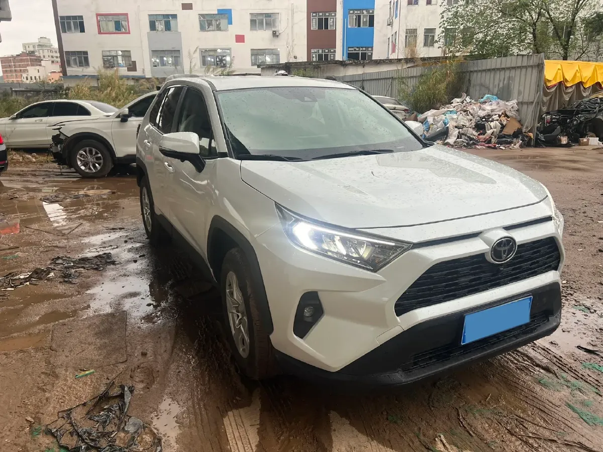 2024 Toyota RAV4 2.0L 171HP L4 CVT,autocango,china used car exporter,china ev exporter,chinese used car exporter,chinese used ev exporter