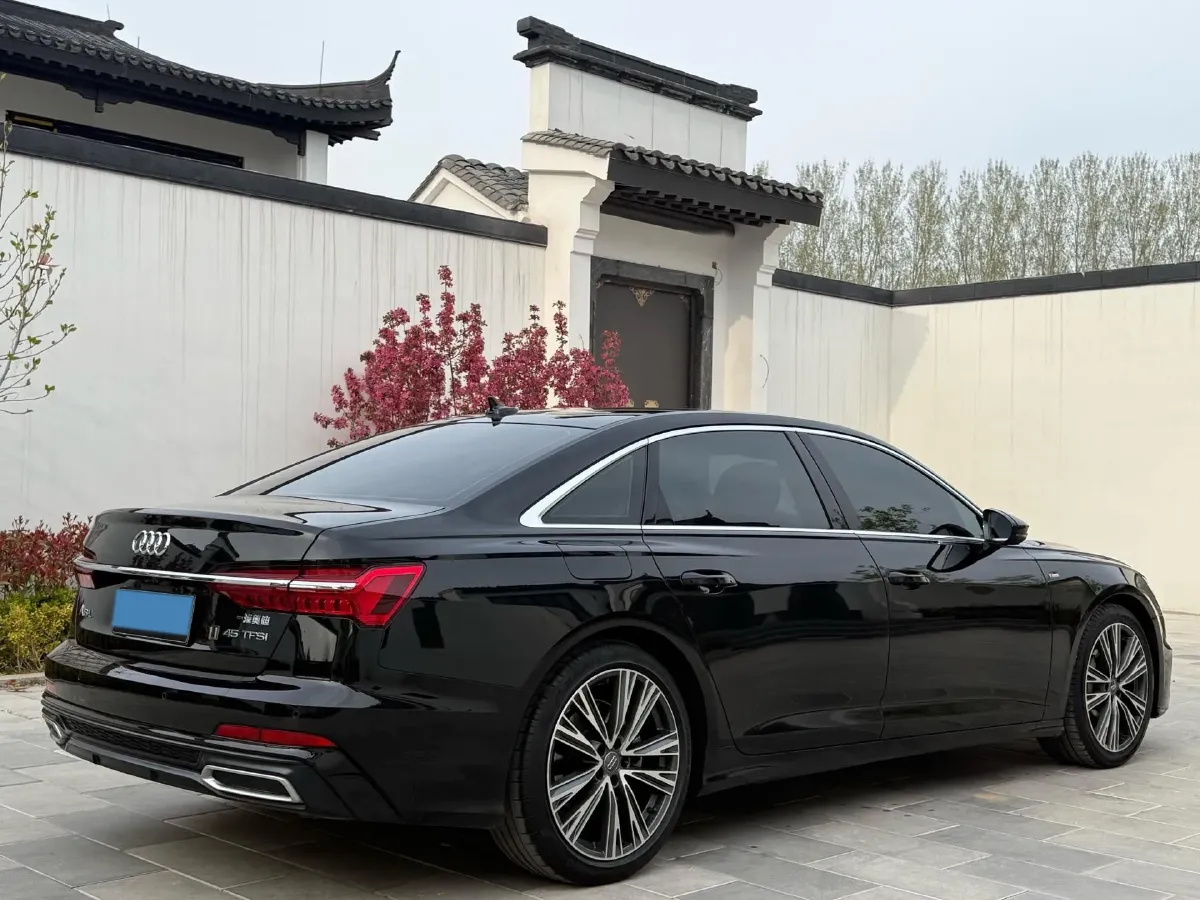 2020 Audi A6L 2.0T 224HP L4 7DCT,autocango,china used car exporter,china ev exporter,chinese used car exporter,chinese used ev exporter