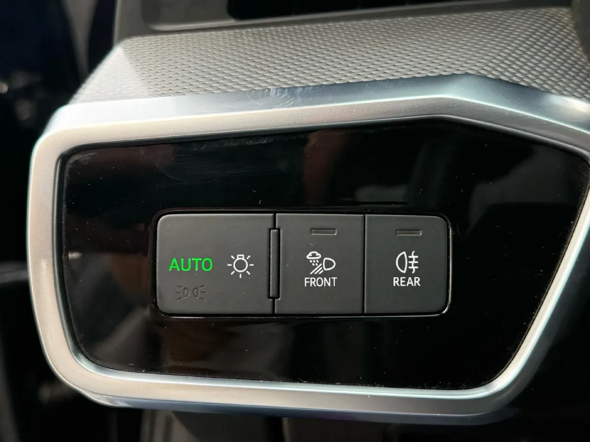 2020 Audi A6L 2.0T 224HP L4 7DCT,autocango,china used car exporter,china ev exporter,chinese used car exporter,chinese used ev exporter