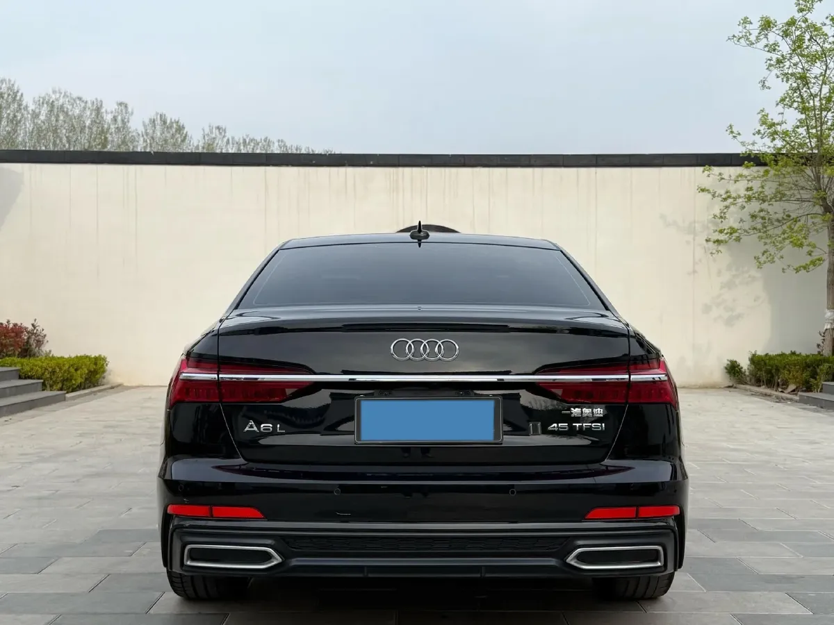 2020 Audi A6L 2.0T 224HP L4 7DCT,autocango,china used car exporter,china ev exporter,chinese used car exporter,chinese used ev exporter