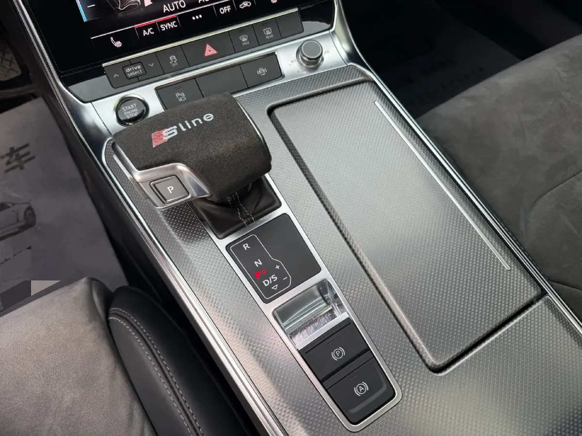 2020 Audi A6L 2.0T 224HP L4 7DCT,autocango,china used car exporter,china ev exporter,chinese used car exporter,chinese used ev exporter