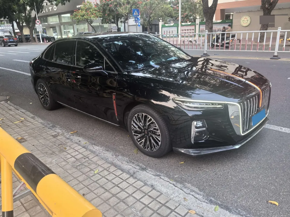 2025 HongQi H5 1.5T 169HP L4 1DHT Hybrid,autocango,china used car exporter,china ev exporter,chinese used car exporter,chinese used ev exporter