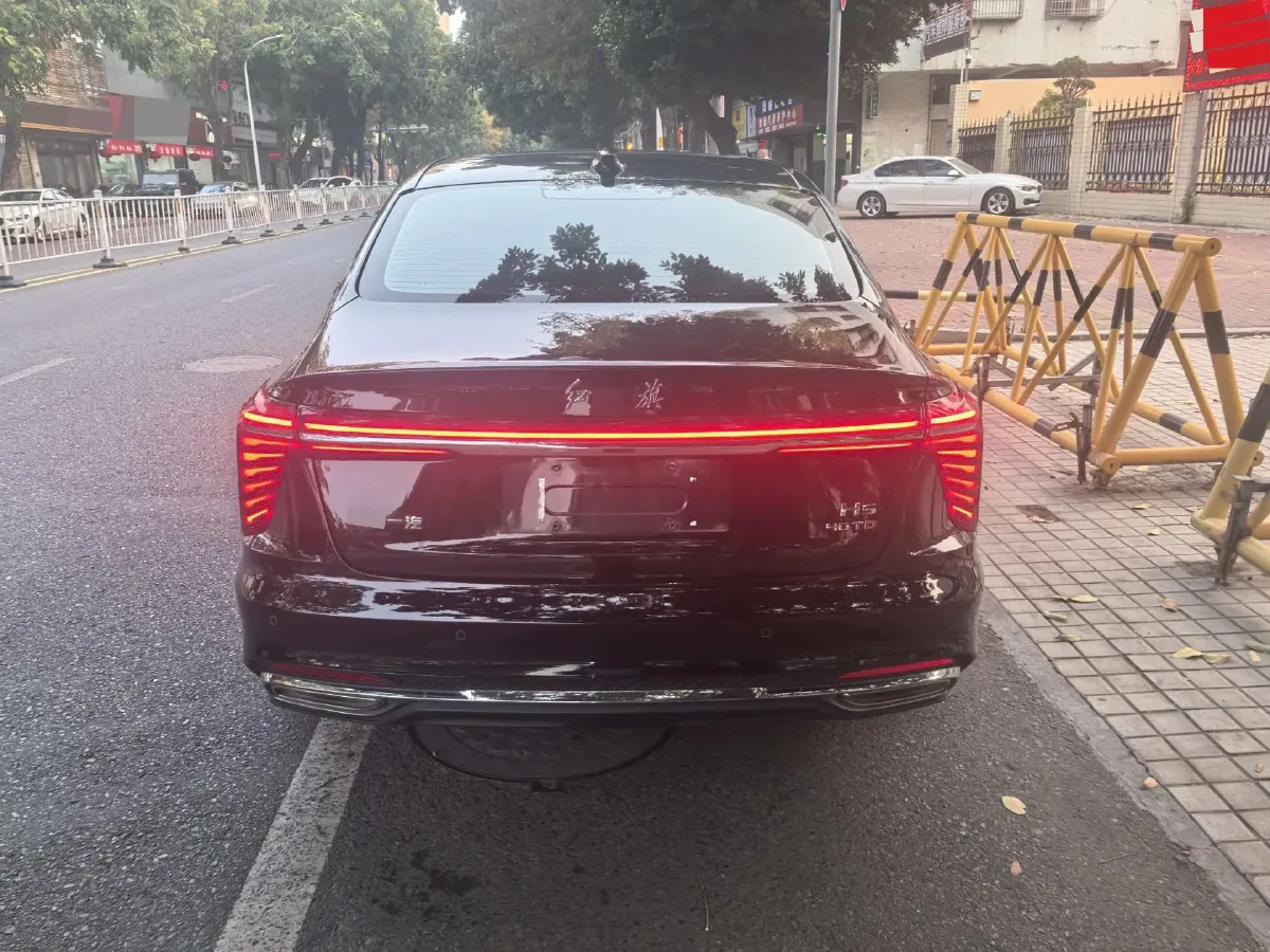 2025 HongQi H5 1.5T 169HP L4 1DHT Hybrid,autocango,china used car exporter,china ev exporter,chinese used car exporter,chinese used ev exporter