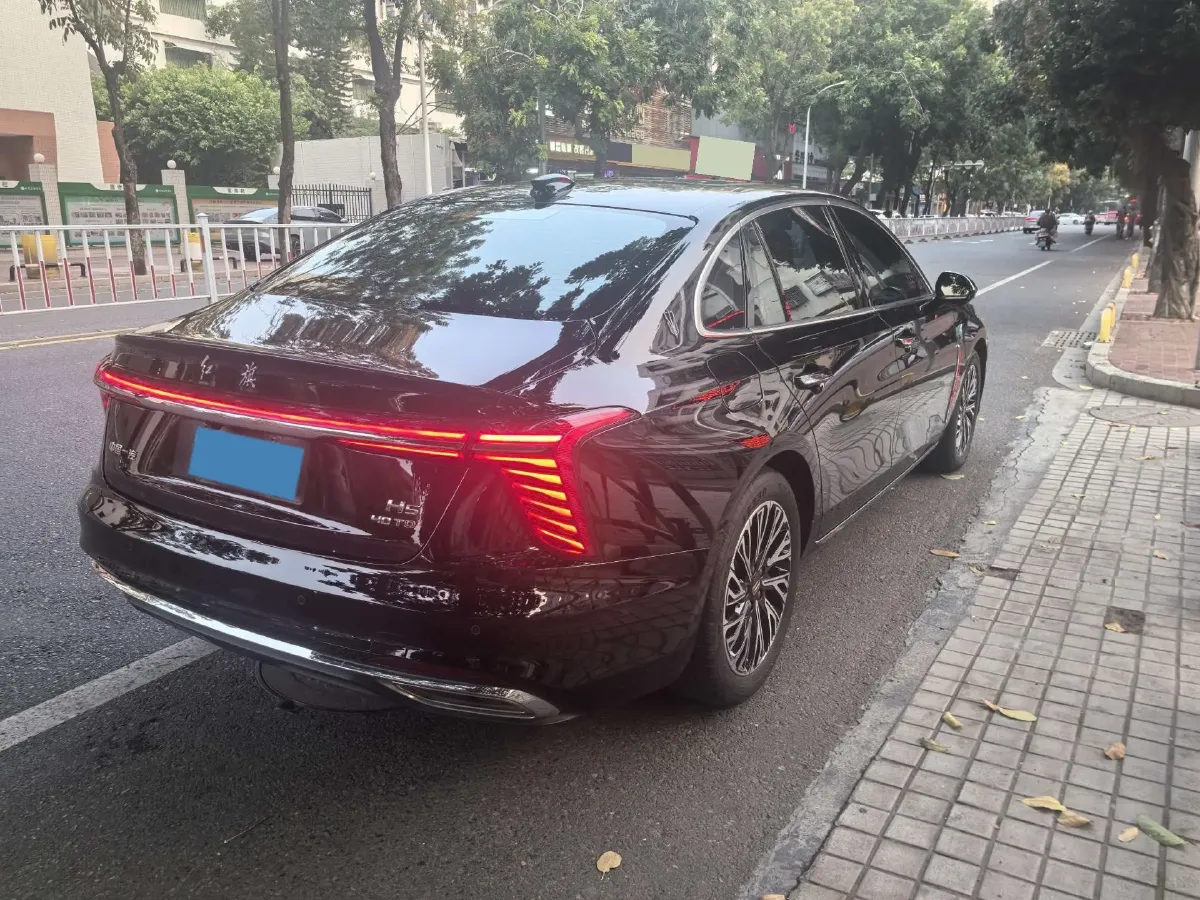 2025 HongQi H5 1.5T 169HP L4 1DHT Hybrid,autocango,china used car exporter,china ev exporter,chinese used car exporter,chinese used ev exporter