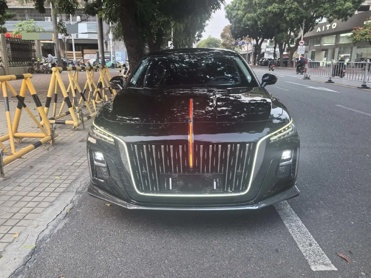 2025 HongQi H5 1.5T 169HP L4 1DHT Hybrid,autocango,china used car exporter,china ev exporter,chinese used car exporter,chinese used ev exporter