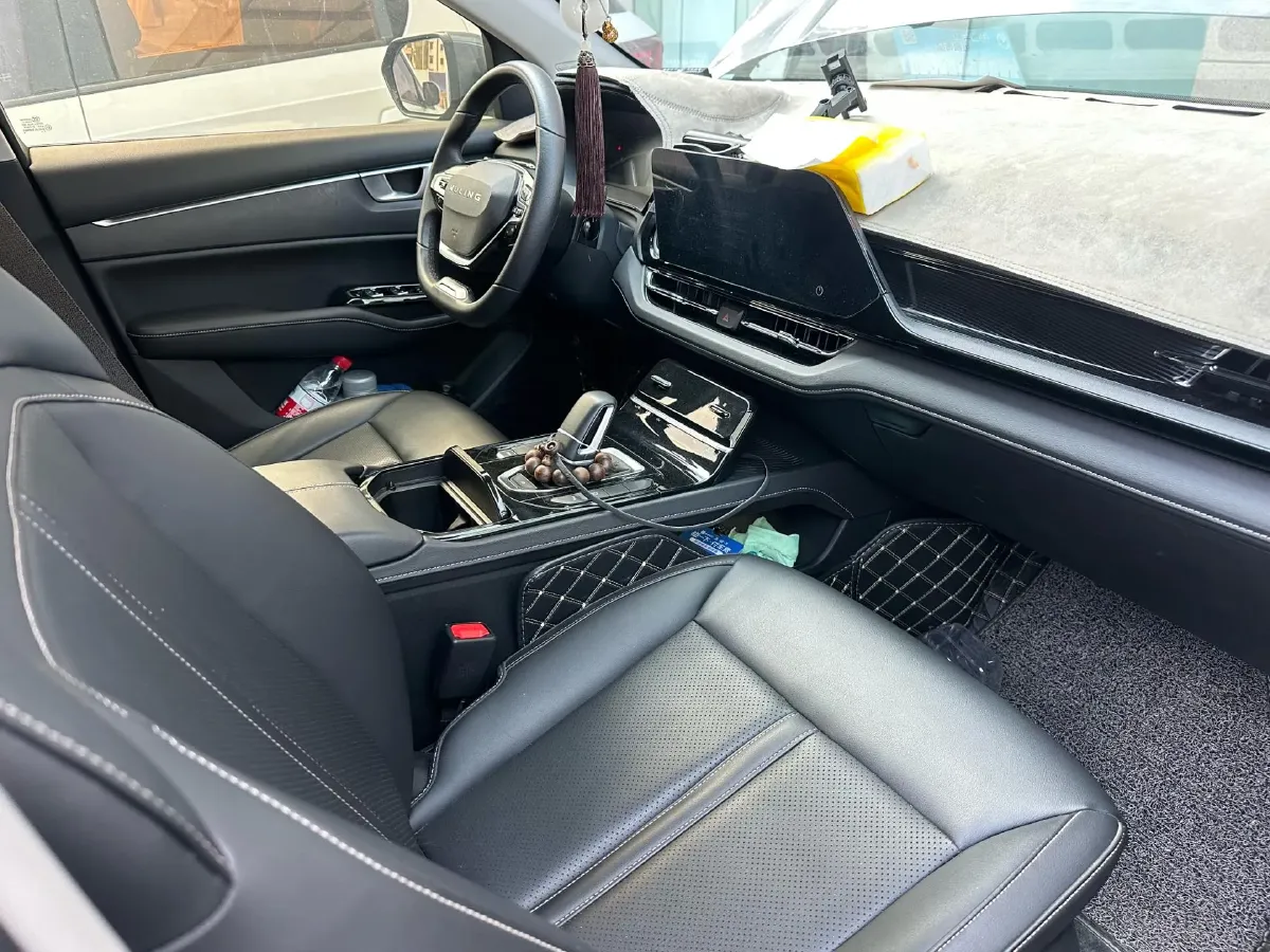 2022 WuLing KaiJie 1.5T 177HP L4 CVT,autocango,china used car exporter,china ev exporter,chinese used car exporter,chinese used ev exporter