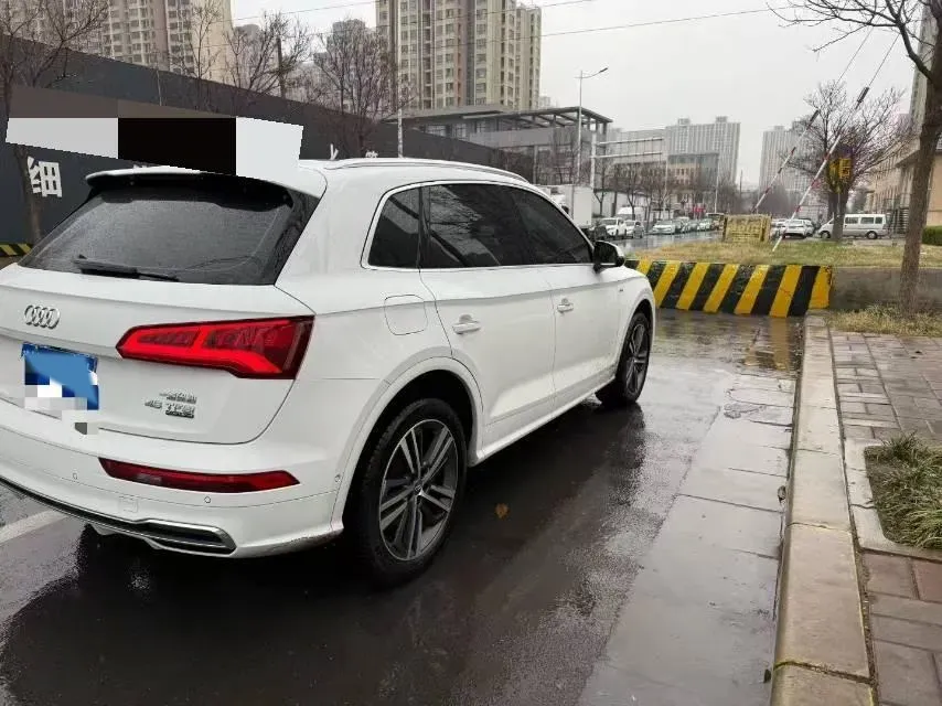 2020 Audi Q5L 2.0T 252HP L4 7DCT,autocango,china used car exporter,china ev exporter,chinese used car exporter,chinese used ev exporter