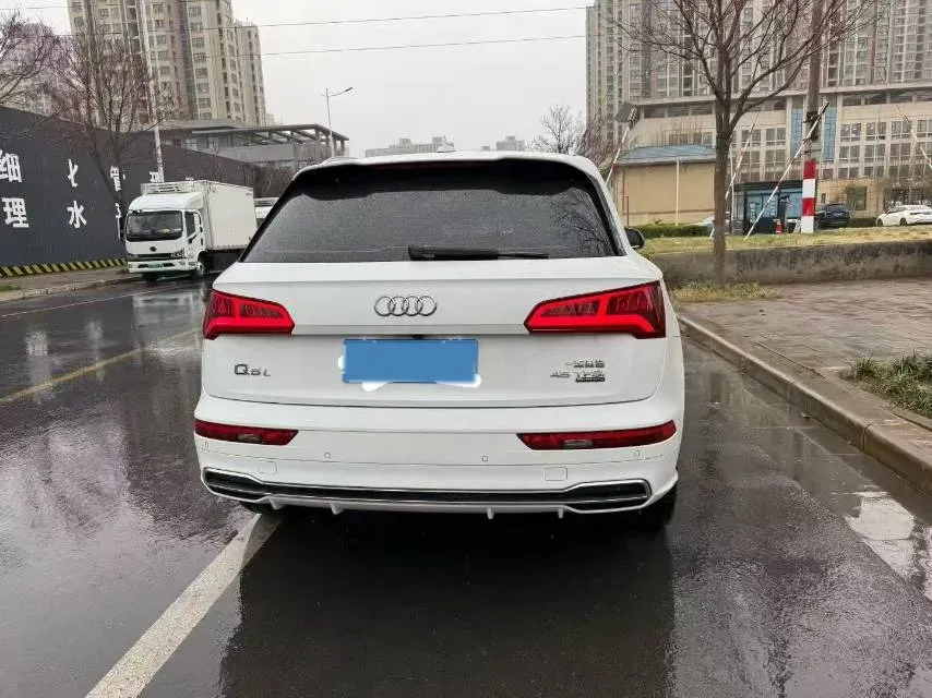 2020 Audi Q5L 2.0T 252HP L4 7DCT,autocango,china used car exporter,china ev exporter,chinese used car exporter,chinese used ev exporter